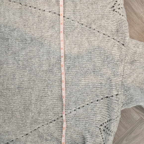 American Eagle sweater - Picture 4 of 4